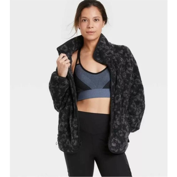New All in Motion Sherpa Cropped Jacket Women XXL Animal Print Relaxed Zip Gray - Picture 1 of 15